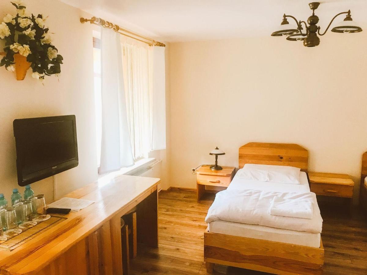 Chełmsko Śląskie Zadrna Rezydencjaアパートホテル エクステリア 写真