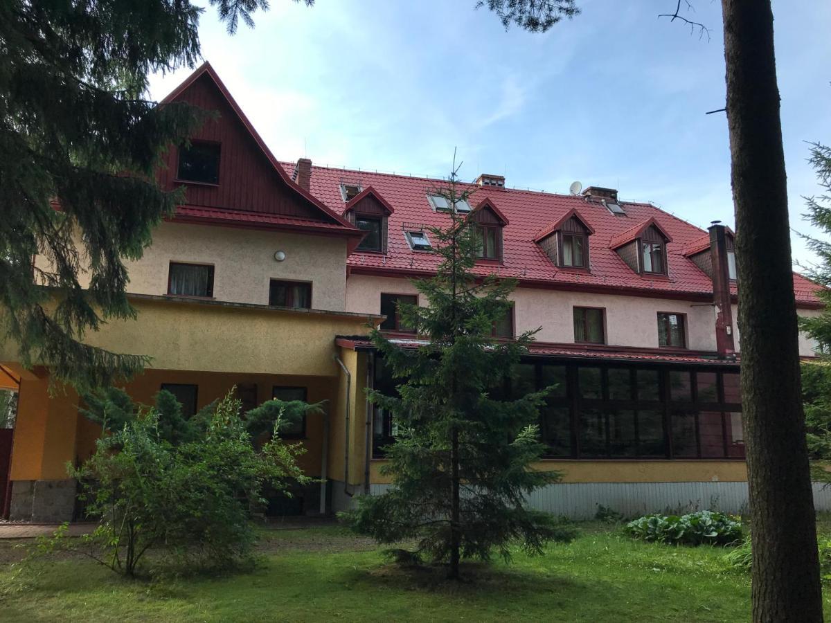 Chełmsko Śląskie Zadrna Rezydencjaアパートホテル エクステリア 写真